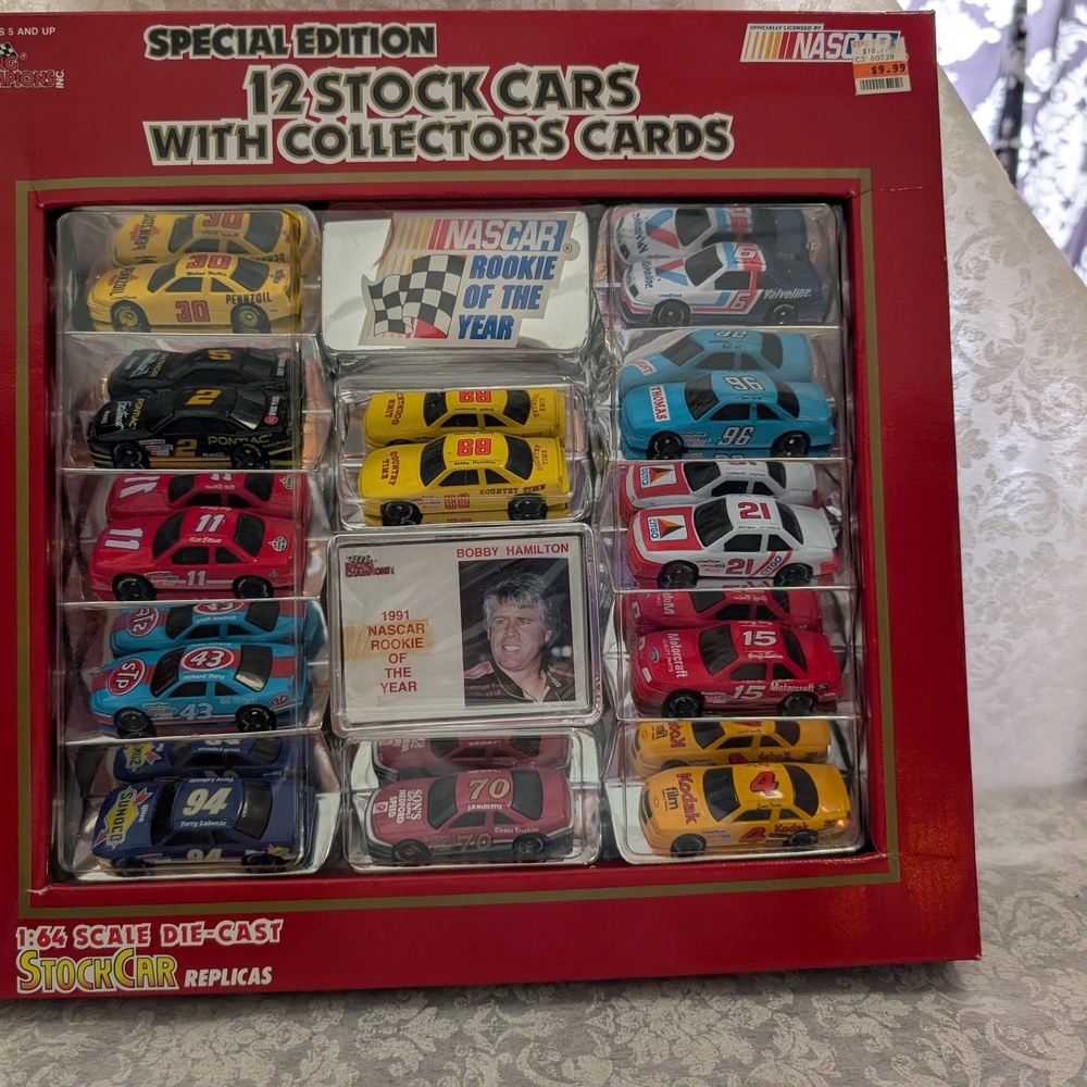 NASCAR Special Edition 12 Stock Cars Playset - Red/Yellow/Blue. 1:64 Die-cast